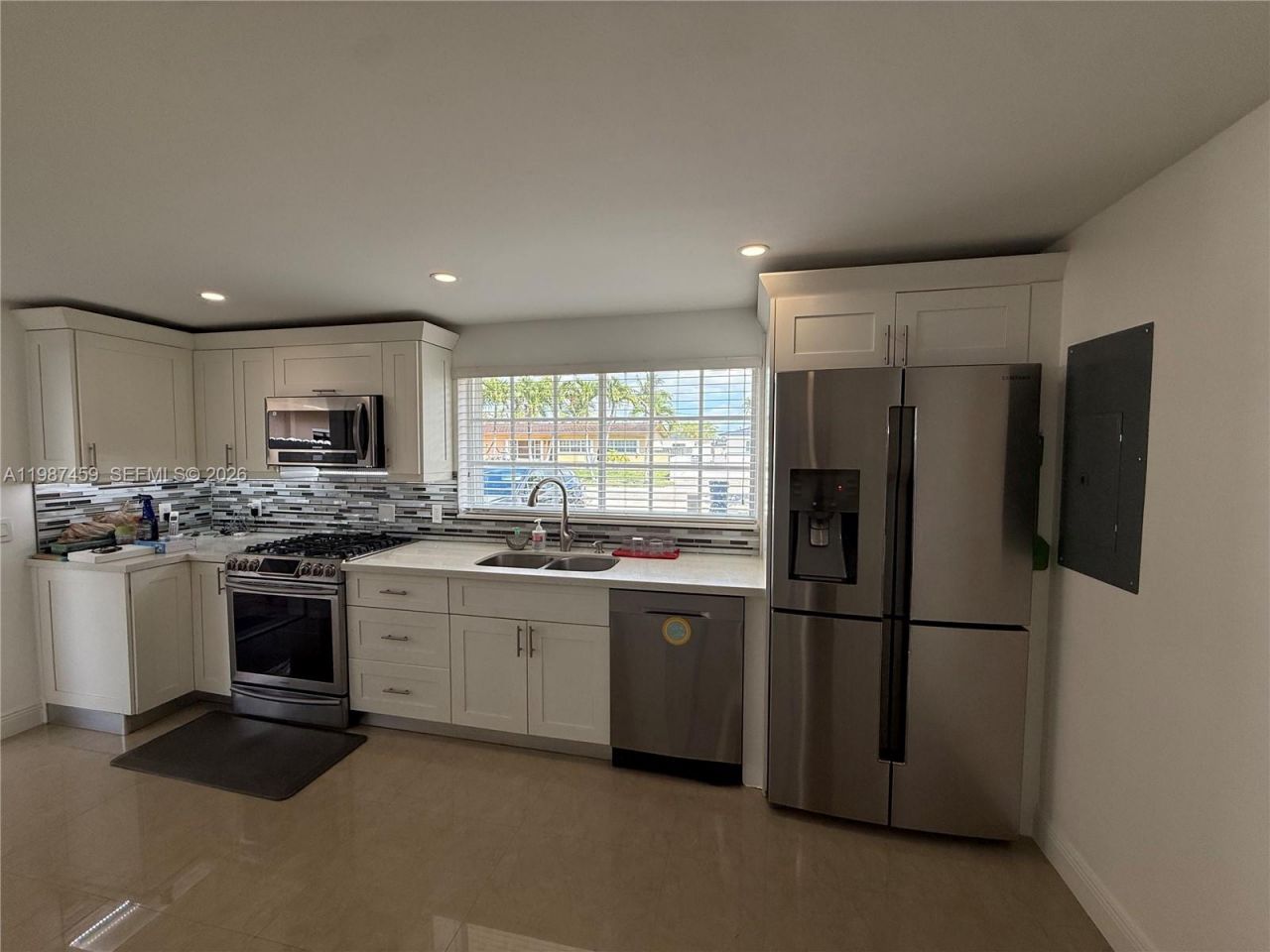 11602 NW 58th Ave, Unit EFF, Hialeah, FL 33012 Photo