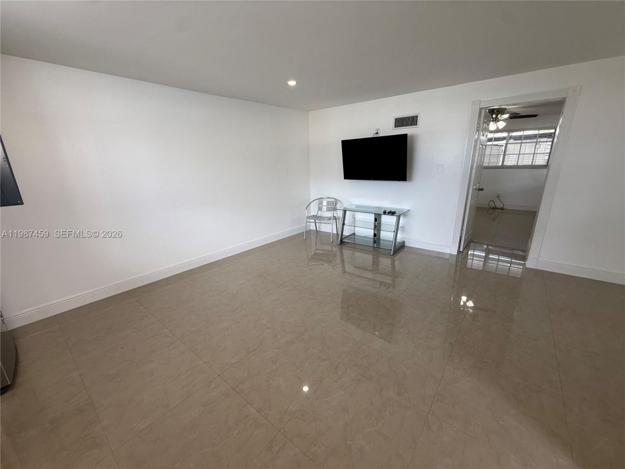 11602 NW 58th Ave, Unit EFF, Hialeah, FL 33012 Photo