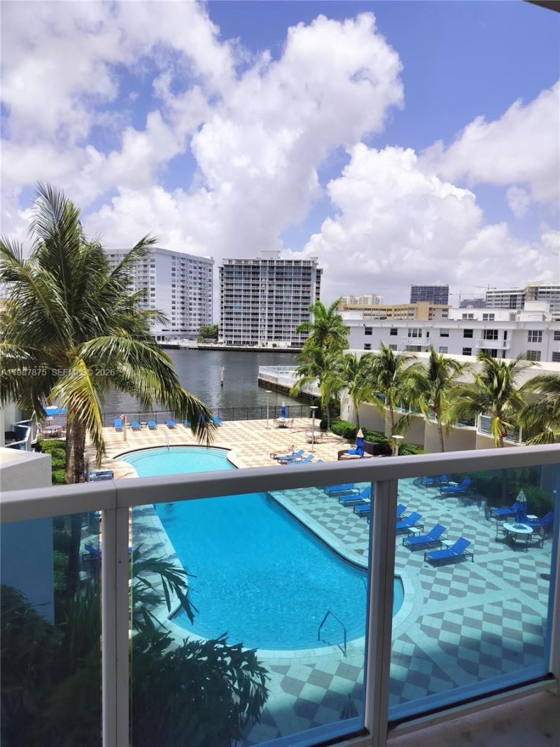 1945 S Ocean Dr, Unit 306, Hallandale Beach, FL 33009 Photo