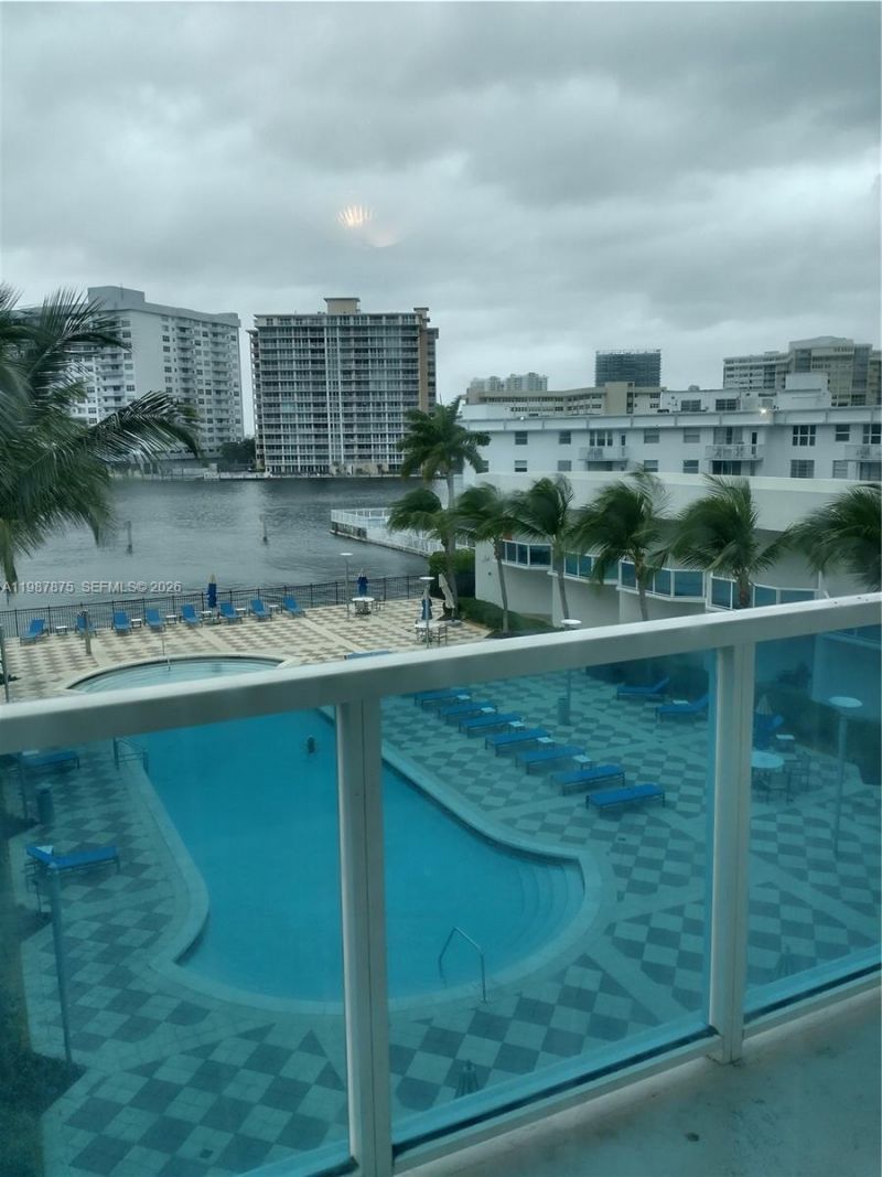 1945 S Ocean Dr, Unit 306, Hallandale Beach, FL 33009 Photo