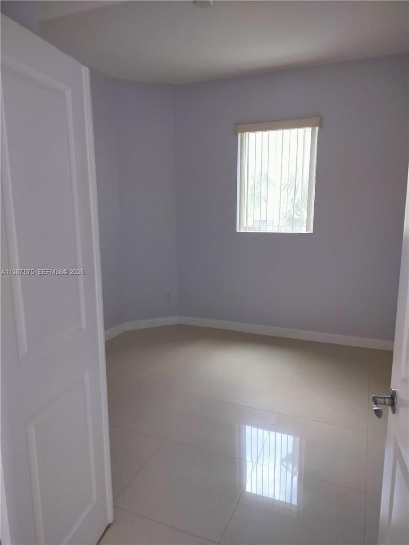 1945 S Ocean Dr, Unit 306, Hallandale Beach, FL 33009 Photo