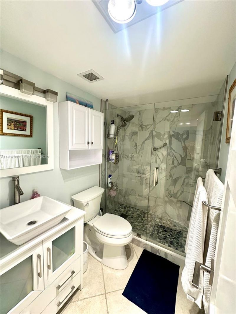 1950 S Ocean Dr, Unit 2C, Hallandale Beach, FL 33009 Photo
