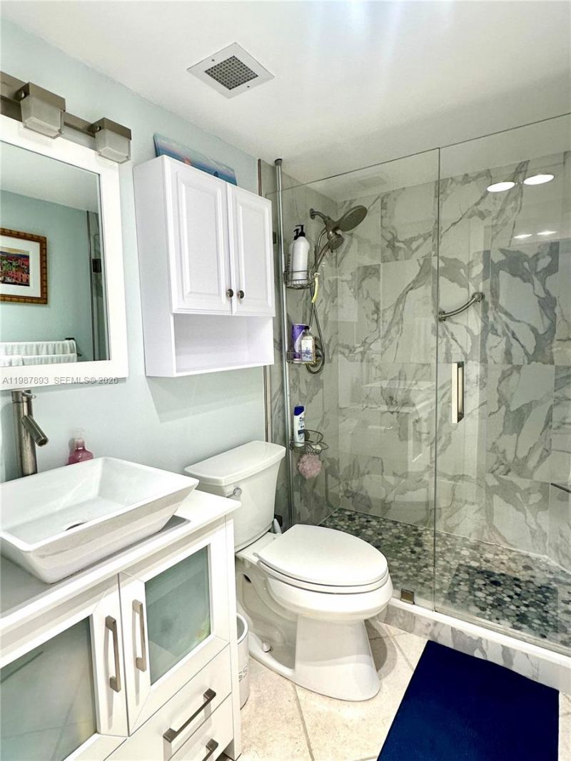 1950 S Ocean Dr, Unit 2C, Hallandale Beach, FL 33009 Photo