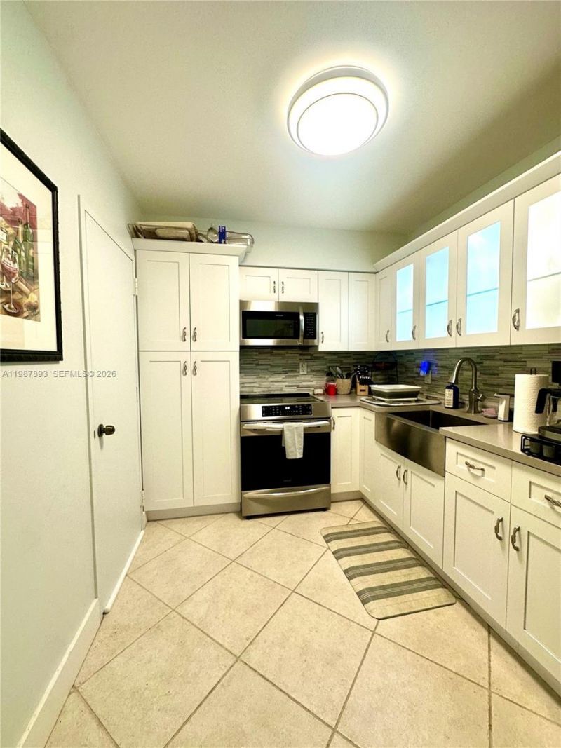 1950 S Ocean Dr, Unit 2C, Hallandale Beach, FL 33009 Photo