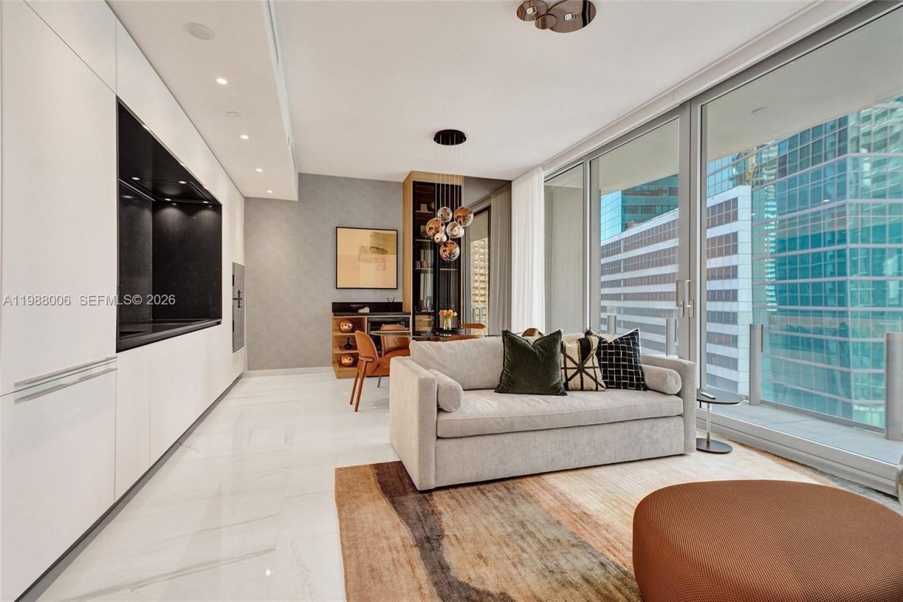 300 Biscayne Boulevard Way, Unit 1808W, Miami, FL 33131 Photo