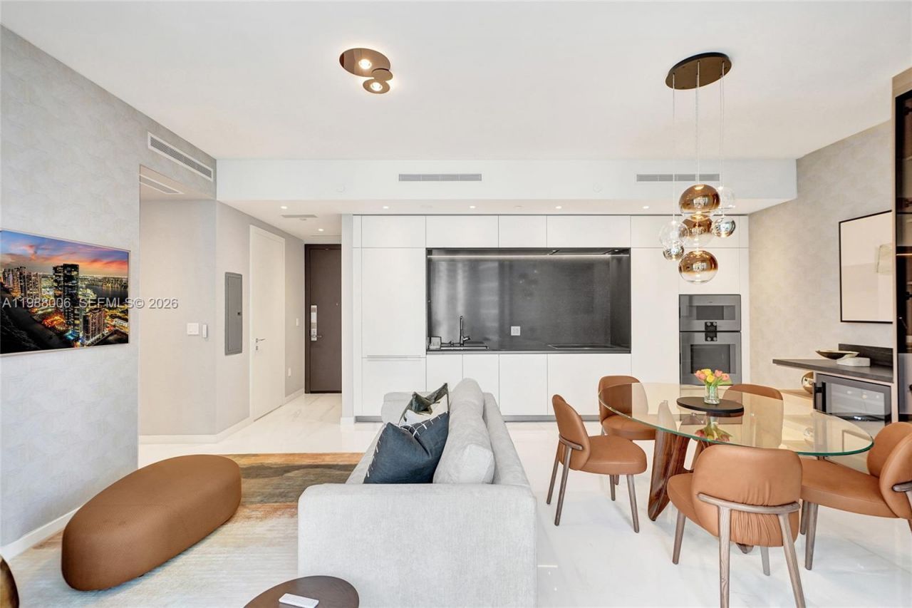 300 Biscayne Boulevard Way, Unit 1808W, Miami, FL 33131 Photo