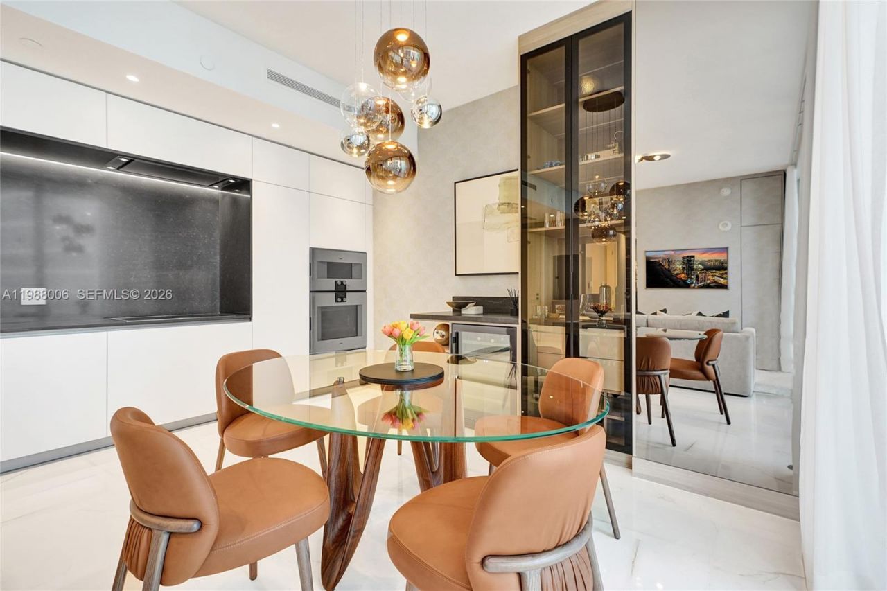 300 Biscayne Boulevard Way, Unit 1808W, Miami, FL 33131 Photo