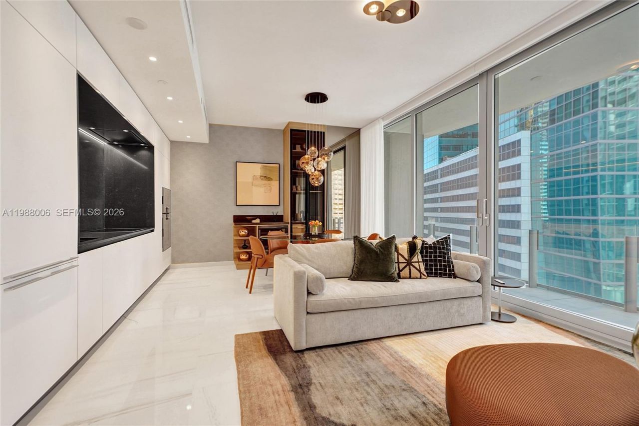 300 Biscayne Boulevard Way, Unit 1808W, Miami, FL 33131 Photo