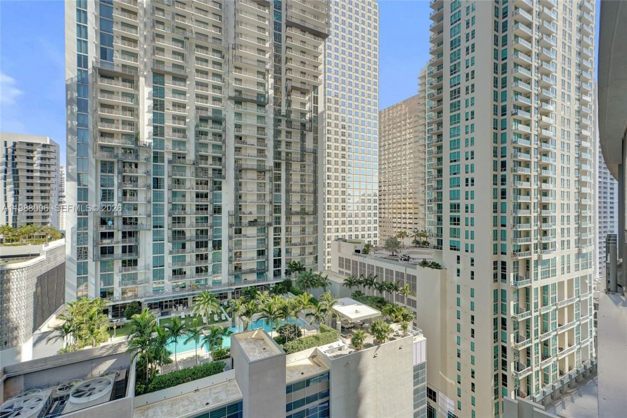 300 Biscayne Boulevard Way, Unit 1808W, Miami, FL 33131 Photo