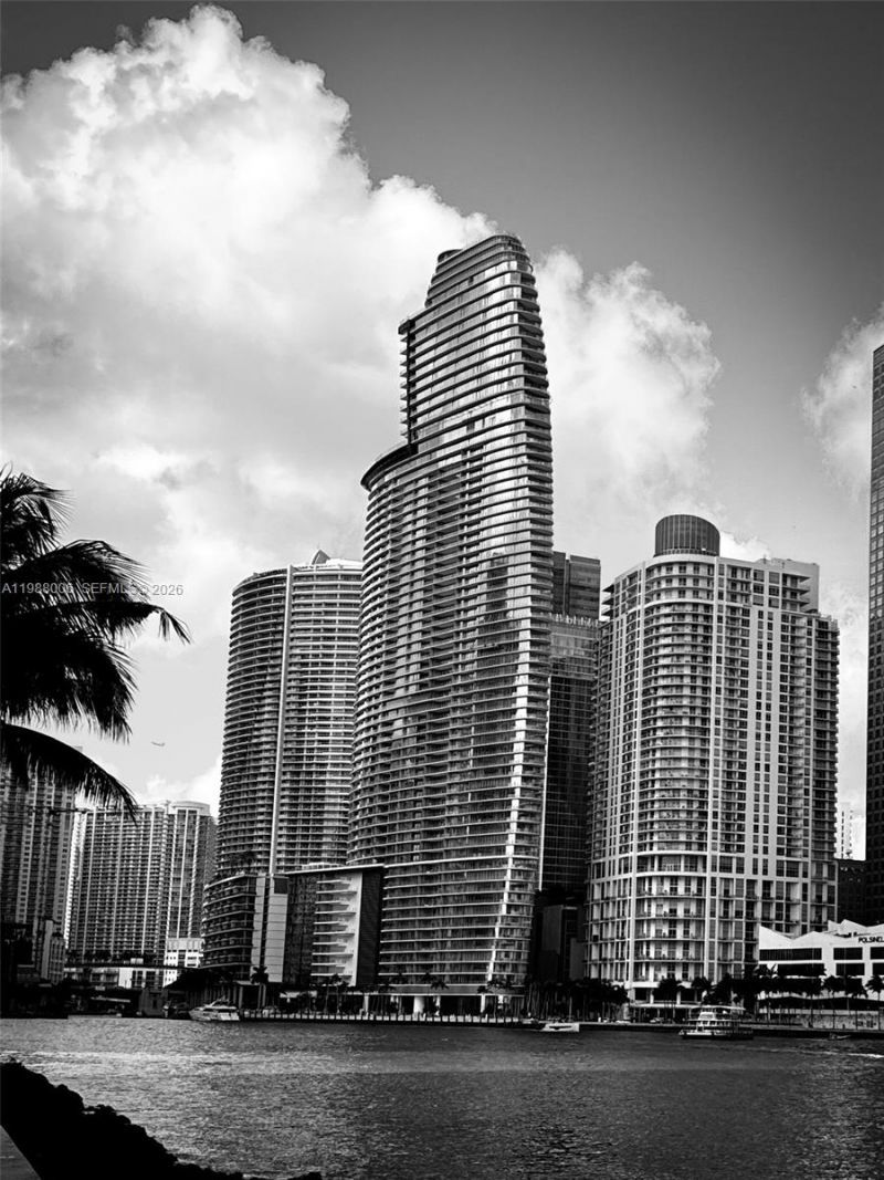 300 Biscayne Boulevard Way, Unit 1808W, Miami, FL 33131 Photo