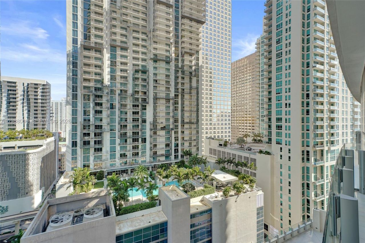 300 Biscayne Boulevard Way, Unit 1808W, Miami, FL 33131 Photo
