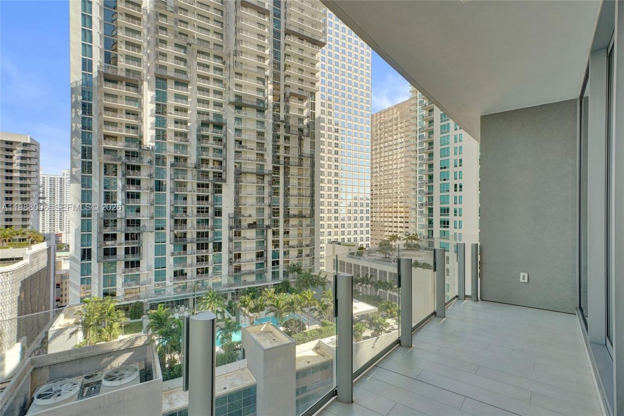 300 Biscayne Boulevard Way, Unit 1808W, Miami, FL 33131 Photo