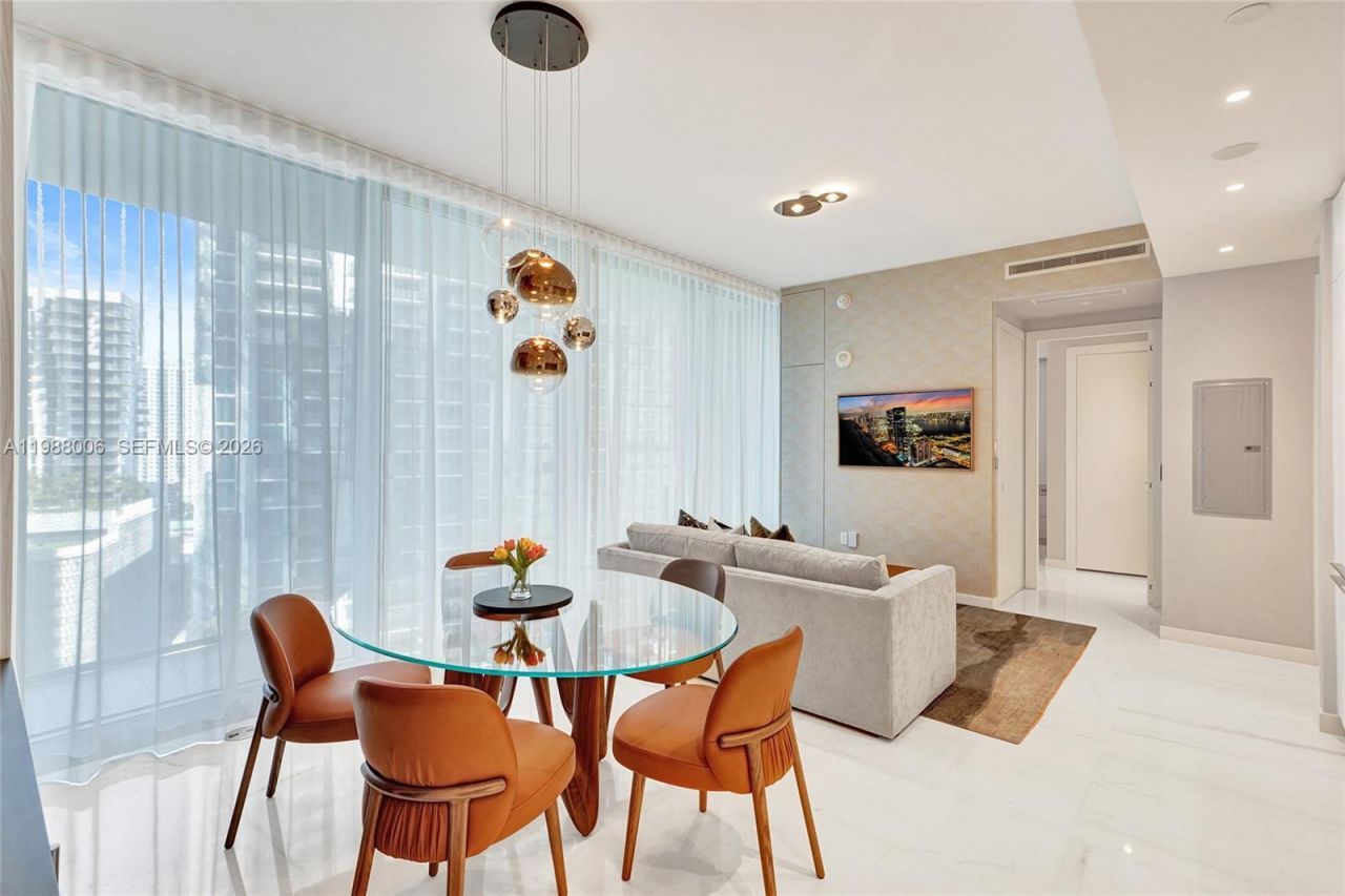 300 Biscayne Boulevard Way, Unit 1808W, Miami, FL 33131 Photo