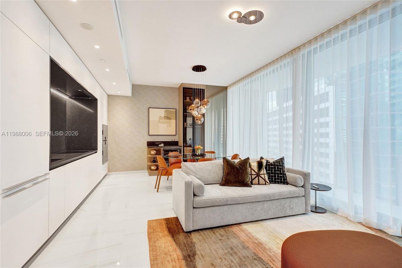 300 Biscayne Boulevard Way, Unit 1808W, Miami, FL 33131 Photo