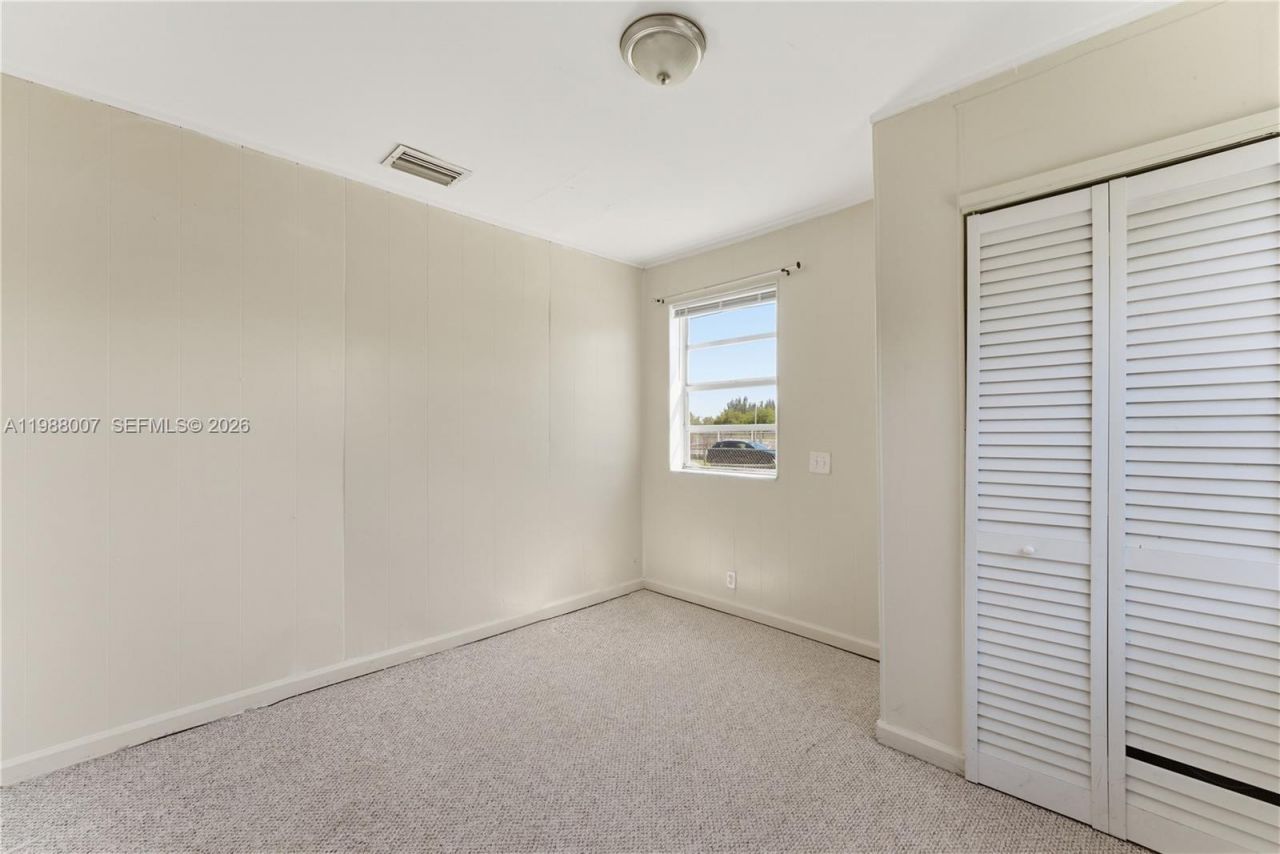 1017 NW 8th St , Hallandale Beach, FL 33009 Photo