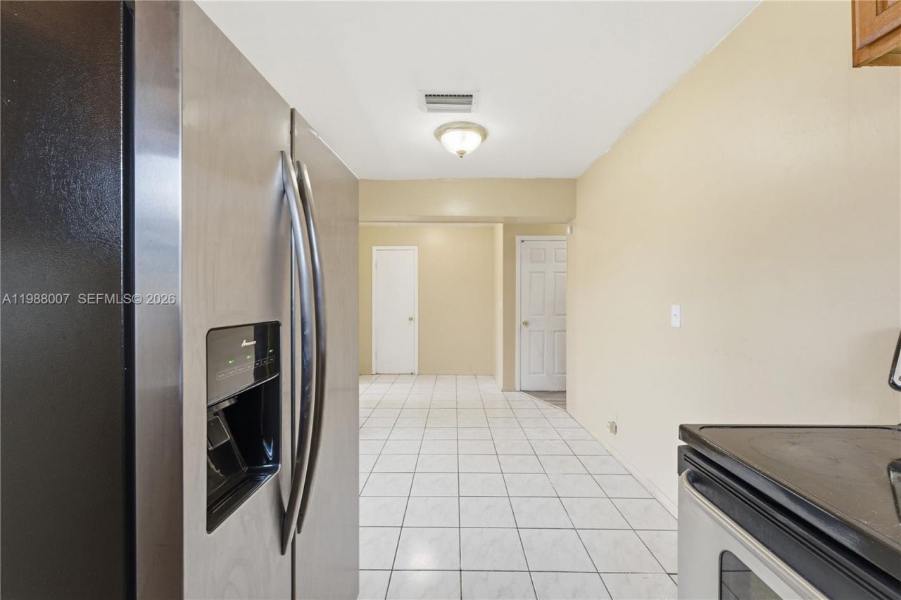 1017 NW 8th St , Hallandale Beach, FL 33009 Photo