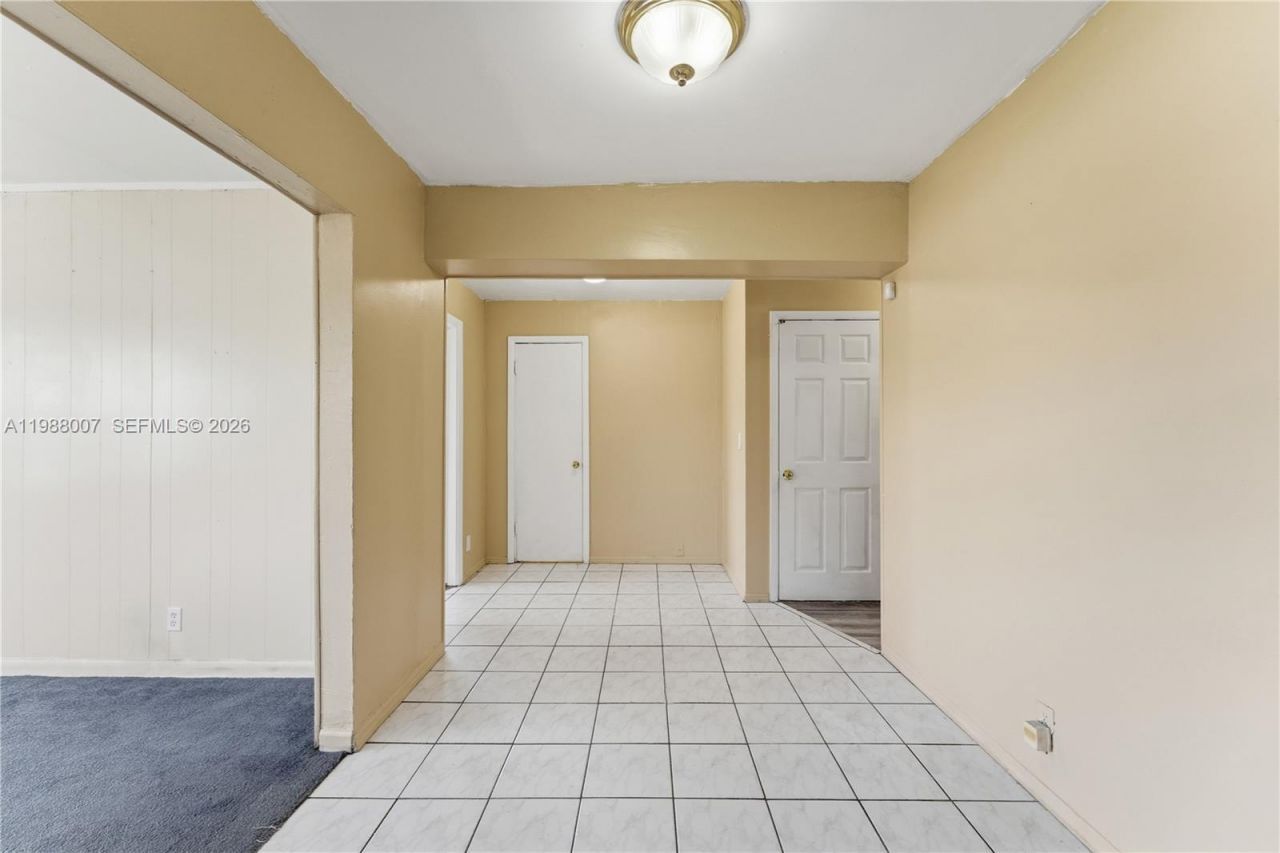 1017 NW 8th St , Hallandale Beach, FL 33009 Photo