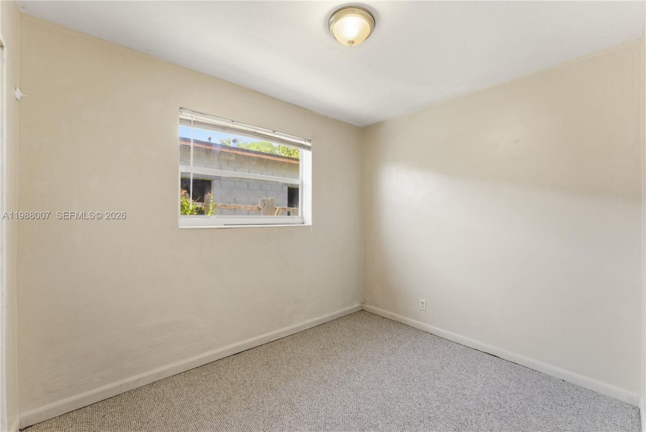 1017 NW 8th St , Hallandale Beach, FL 33009 Photo