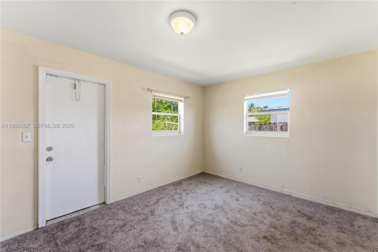 1017 NW 8th St , Hallandale Beach, FL 33009 Photo