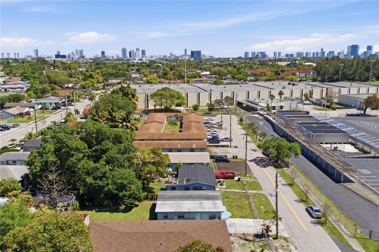 1017 NW 8th St , Hallandale Beach, FL 33009 Photo