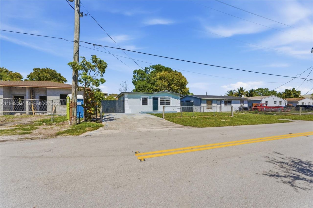 1017 NW 8th St , Hallandale Beach, FL 33009 Photo