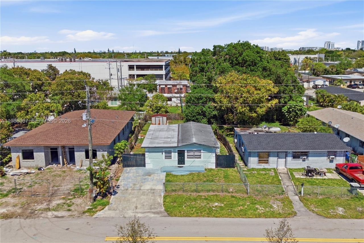 1017 NW 8th St , Hallandale Beach, FL 33009 Photo