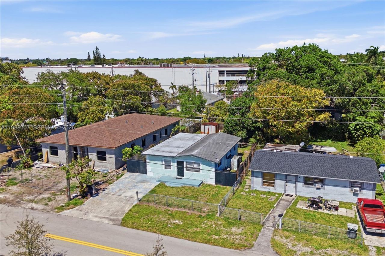 1017 NW 8th St , Hallandale Beach, FL 33009 Photo