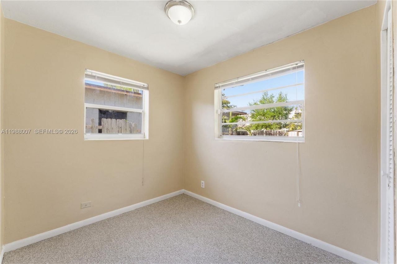 1017 NW 8th St , Hallandale Beach, FL 33009 Photo