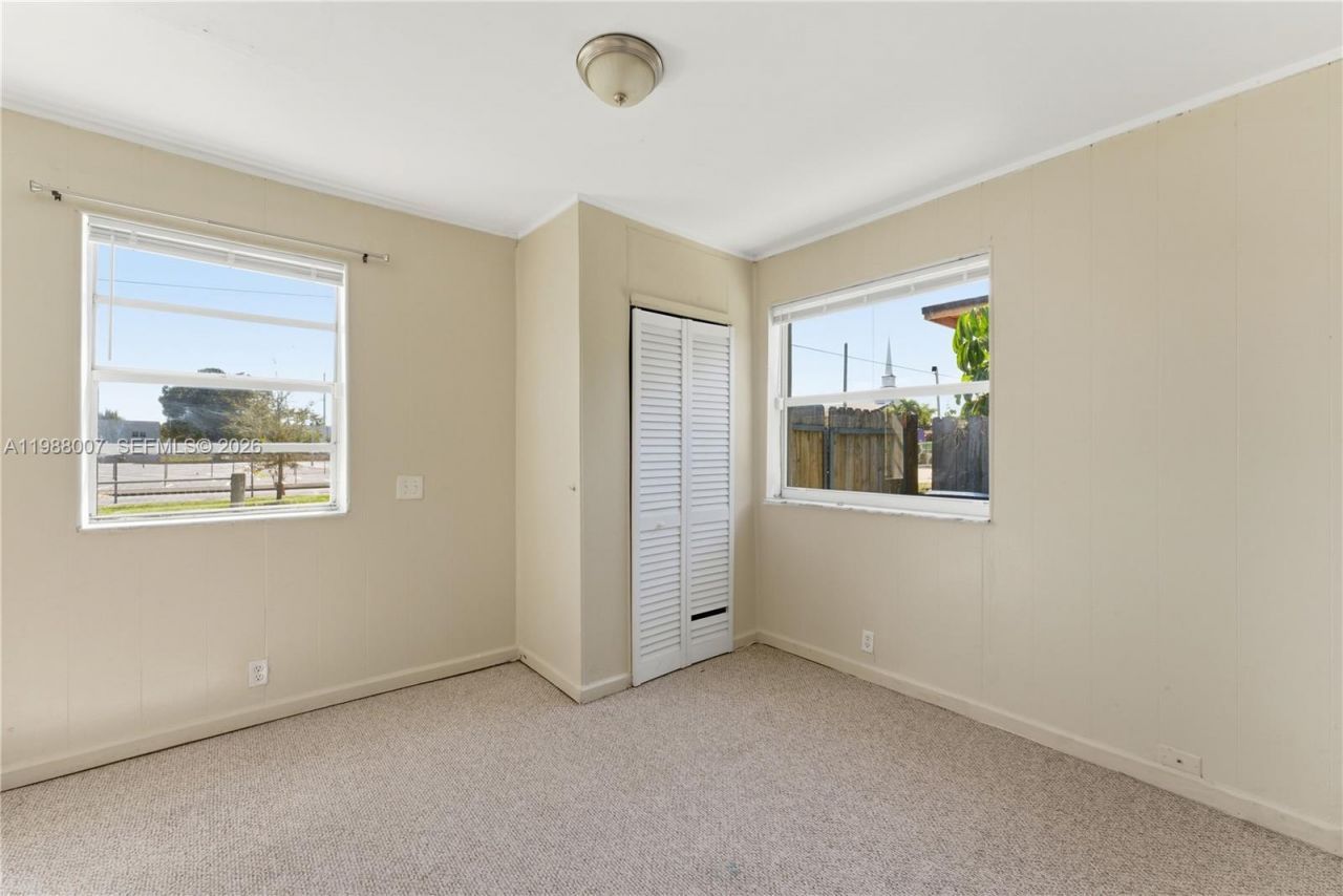 1017 NW 8th St , Hallandale Beach, FL 33009 Photo