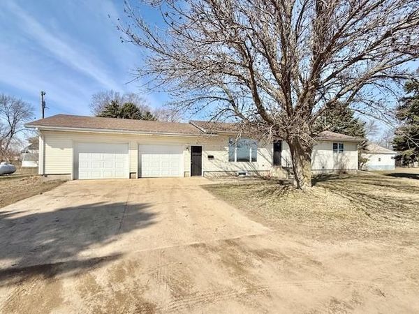 475 E CSAH 10 , Vesta, MN 56292