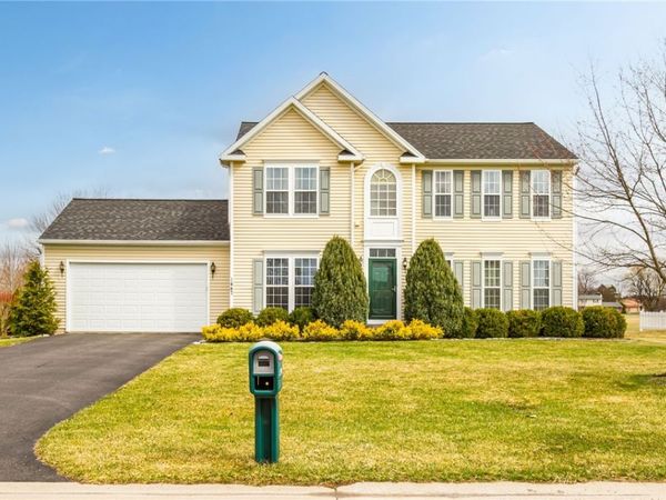 1447 Emma Lane, Farmington, NY 14425