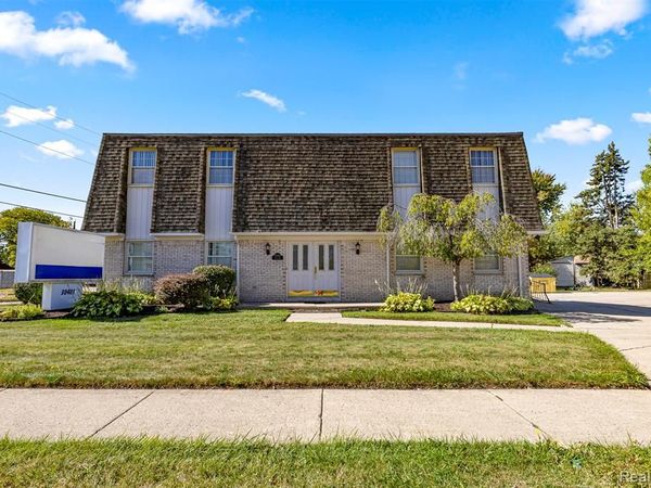30401 Utica Road , Roseville, MI 48066