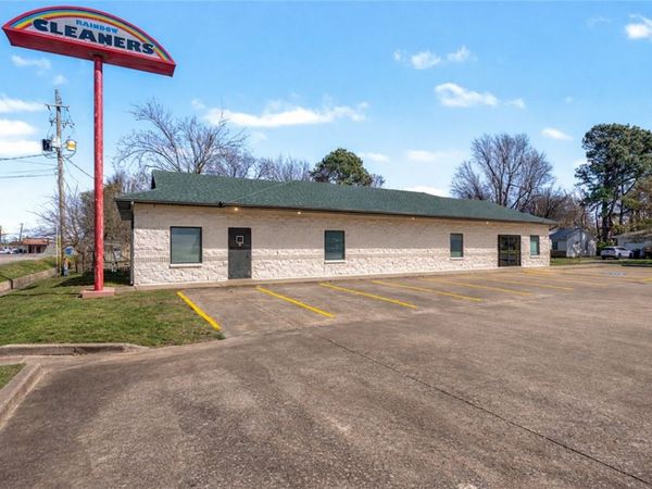 800 Highland Avenue , Springdale, AR 72764