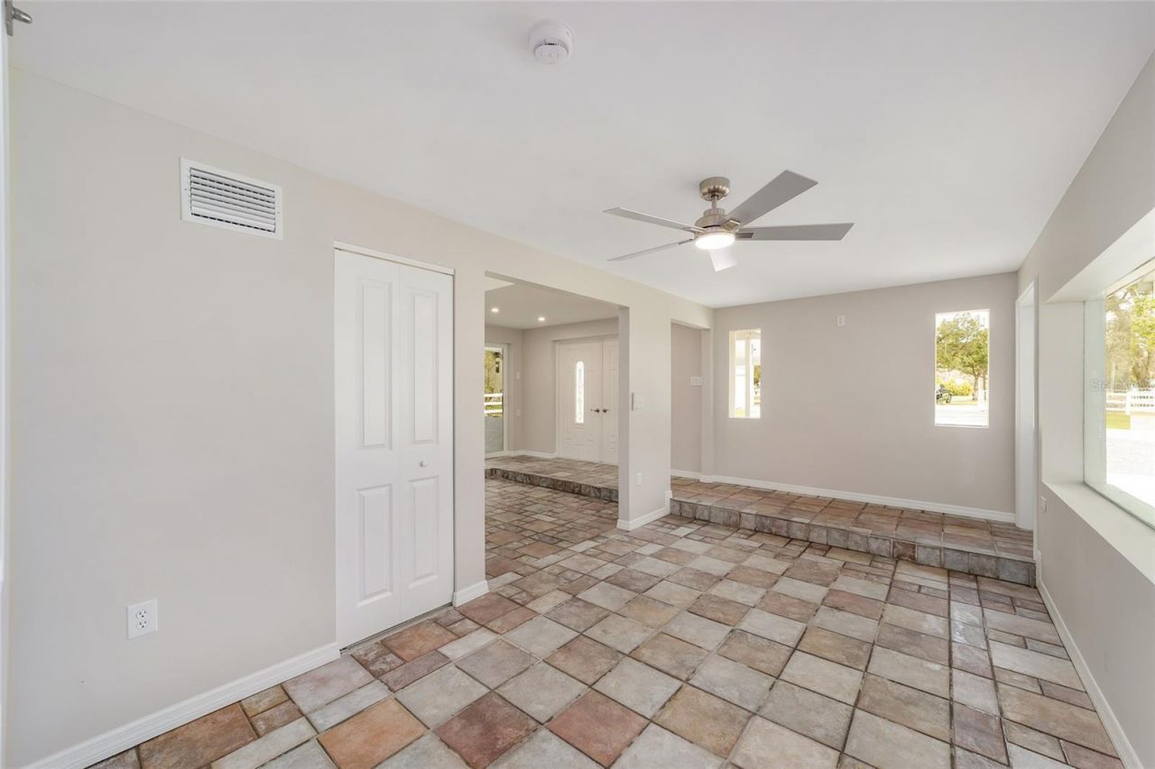 34 Garden Mall Court, Inglis, FL 34449 Photo