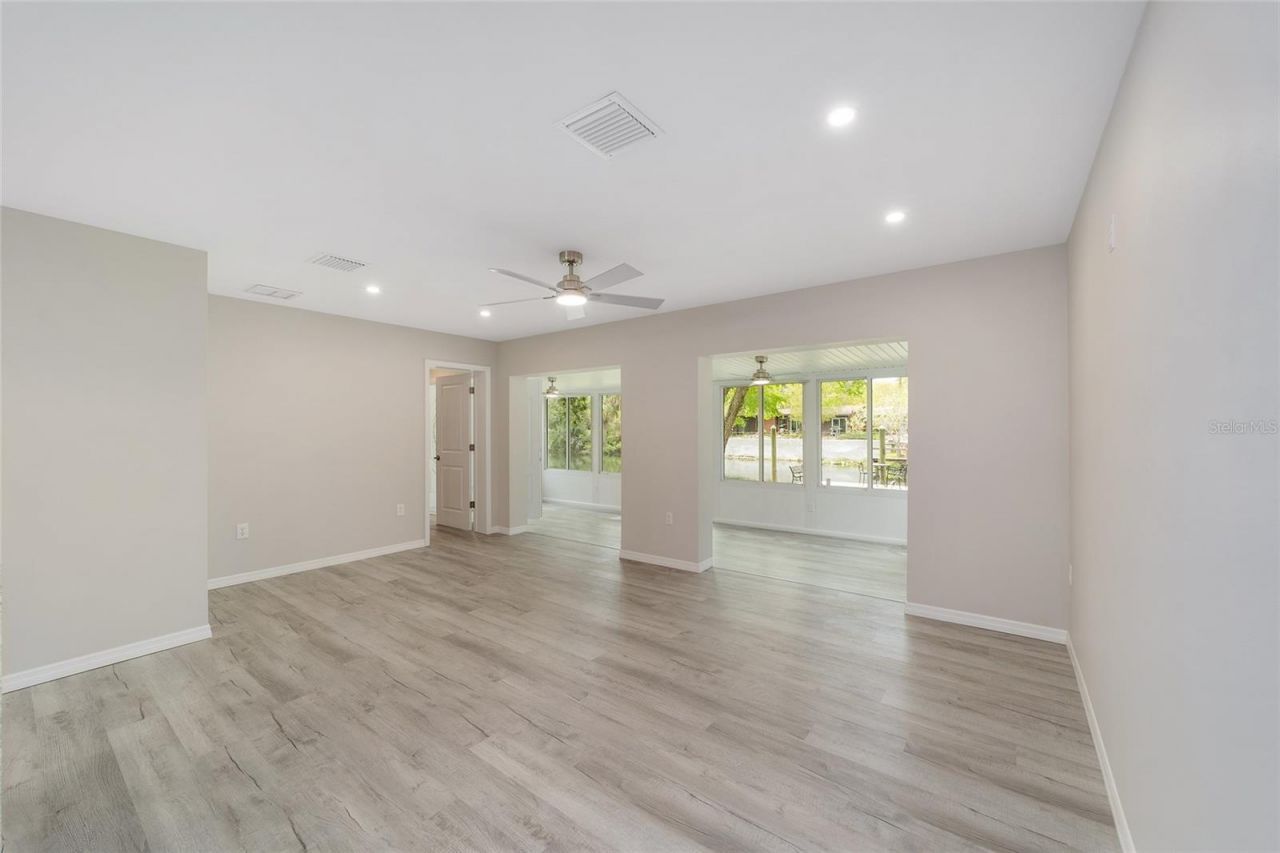 34 Garden Mall Court, Inglis, FL 34449 Photo