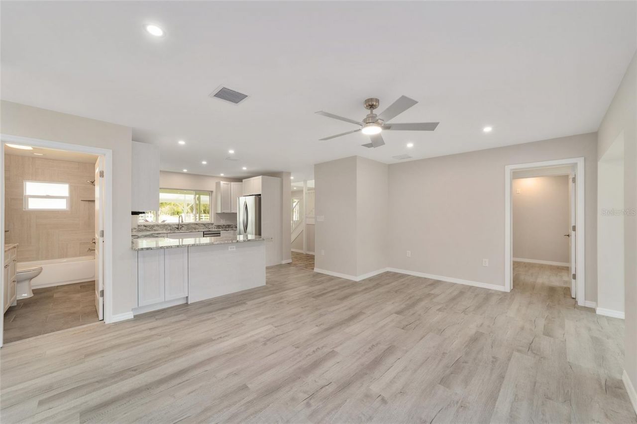 34 Garden Mall Court, Inglis, FL 34449 Photo