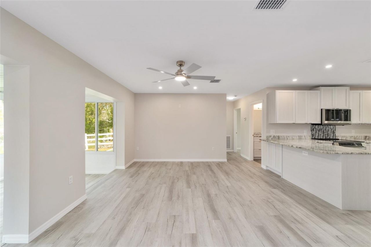 34 Garden Mall Court, Inglis, FL 34449 Photo