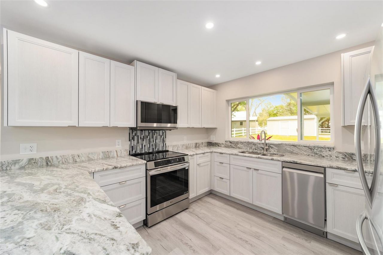 34 Garden Mall Court, Inglis, FL 34449 Photo