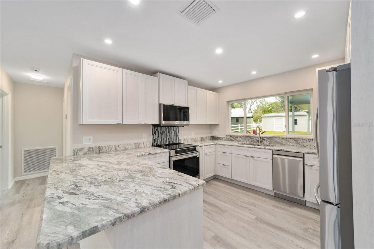 34 Garden Mall Court, Inglis, FL 34449 Photo