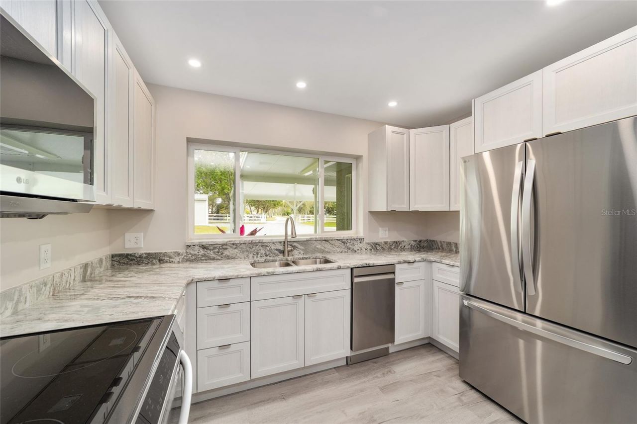 34 Garden Mall Court, Inglis, FL 34449 Photo