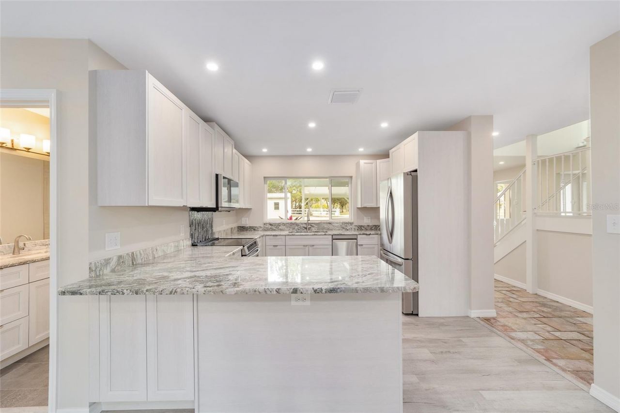 34 Garden Mall Court, Inglis, FL 34449 Photo