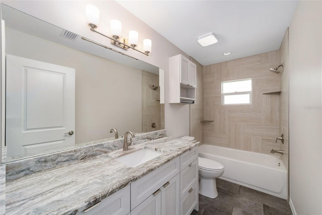 34 Garden Mall Court, Inglis, FL 34449 Photo