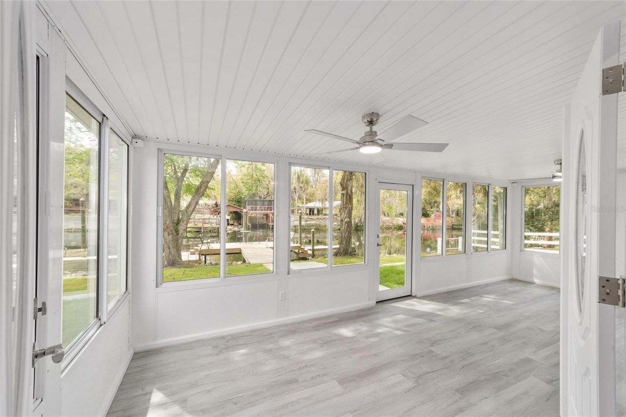 34 Garden Mall Court, Inglis, FL 34449 Photo