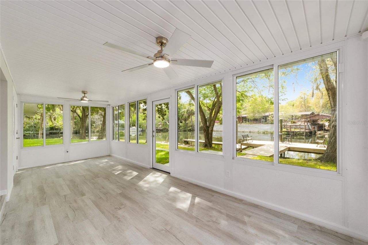 34 Garden Mall Court, Inglis, FL 34449 Photo