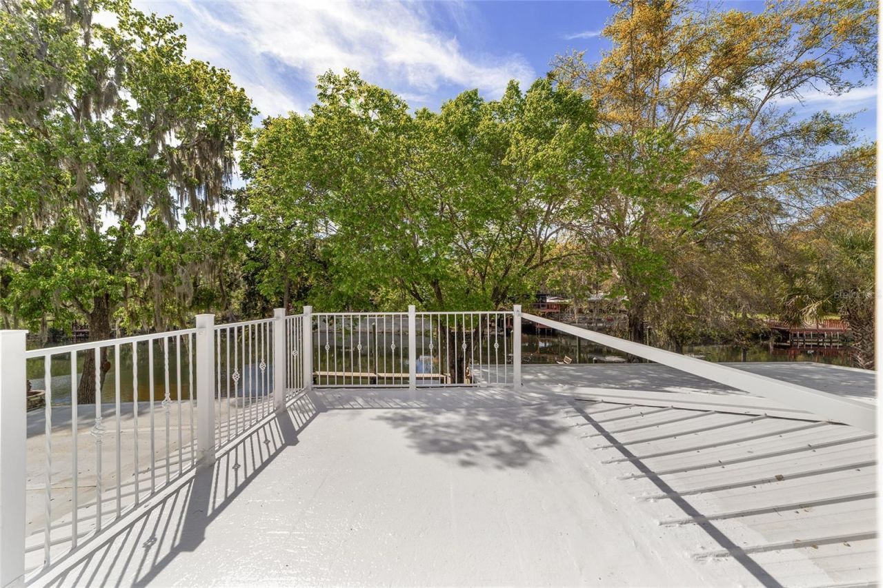 34 Garden Mall Court, Inglis, FL 34449 Photo