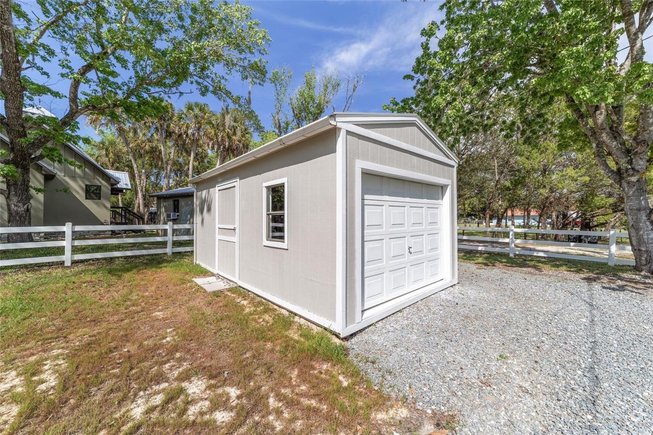 34 Garden Mall Court, Inglis, FL 34449 Photo