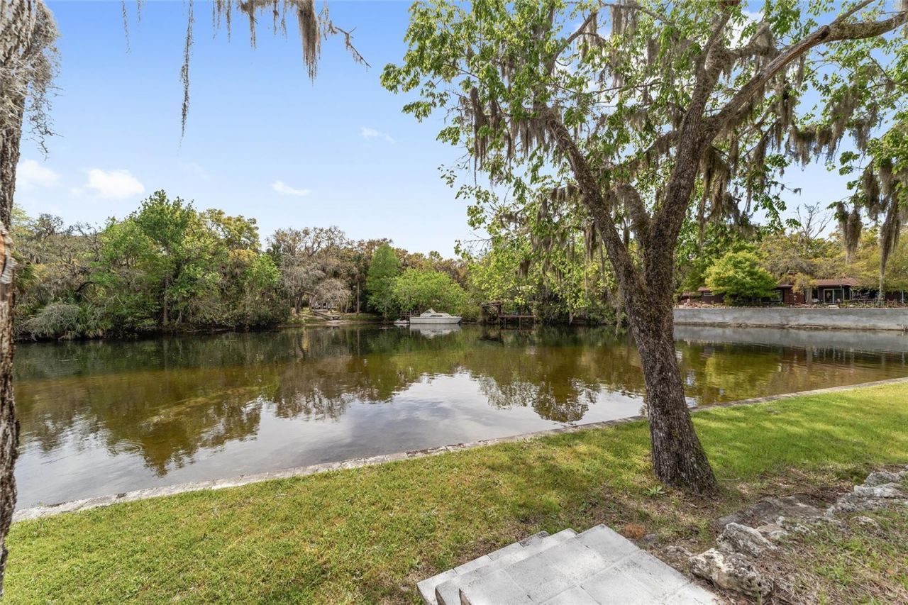 34 Garden Mall Court, Inglis, FL 34449 Photo