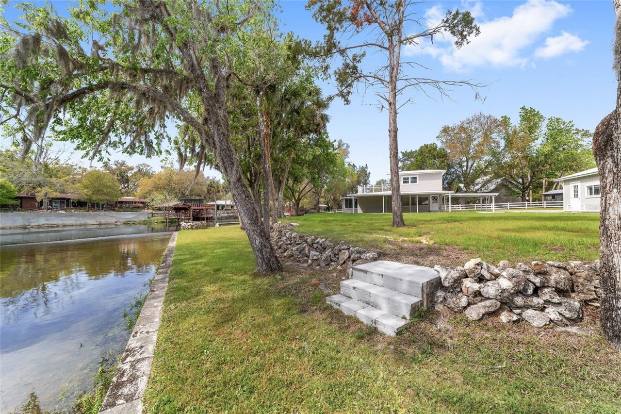 34 Garden Mall Court, Inglis, FL 34449 Photo