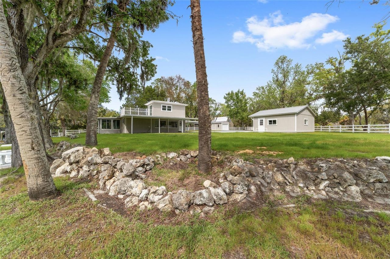 34 Garden Mall Court, Inglis, FL 34449 Photo