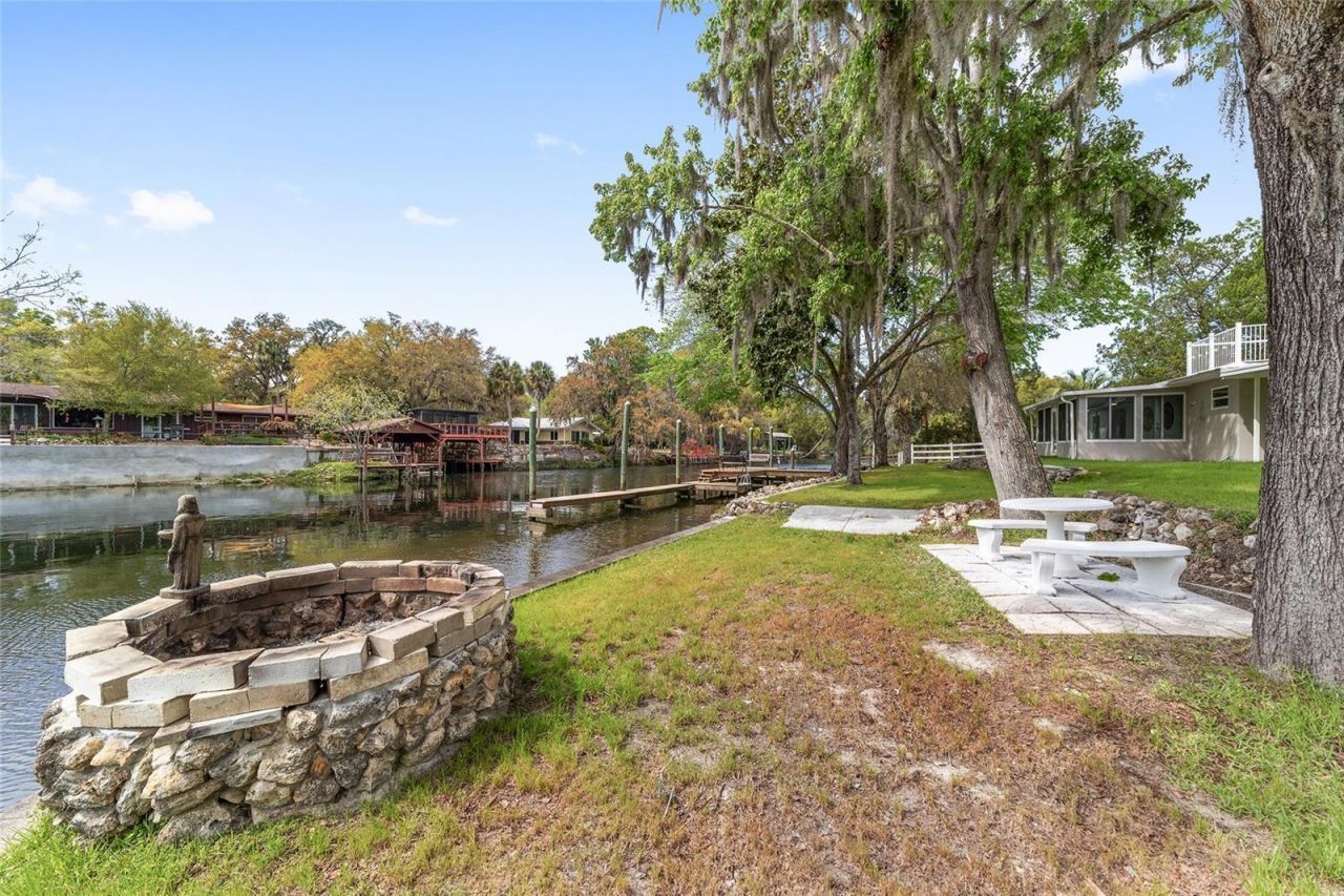 34 Garden Mall Court, Inglis, FL 34449 Photo